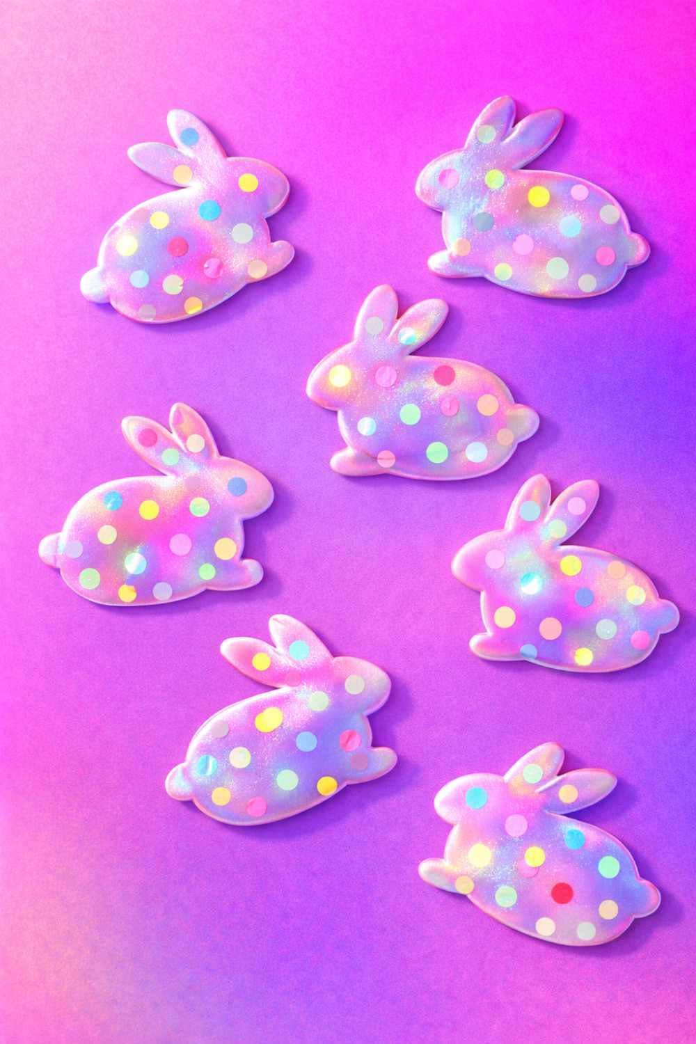 Decorating easter eggs and bunnies