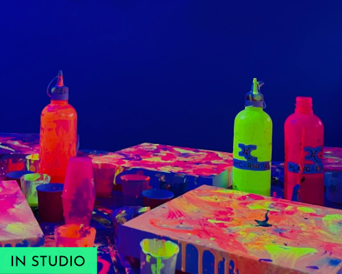 Fluid Art Workshop GLow in Dark Abstract